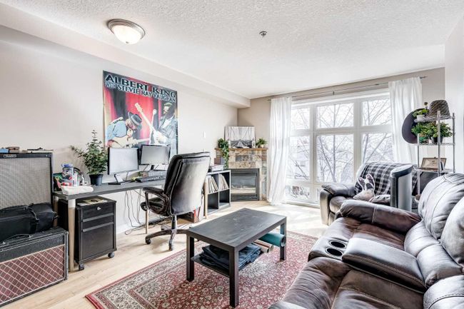304 - 725 4 Street Ne, Home with 1 bedrooms, 1 bathrooms and 1 parking in Calgary AB | Image 2