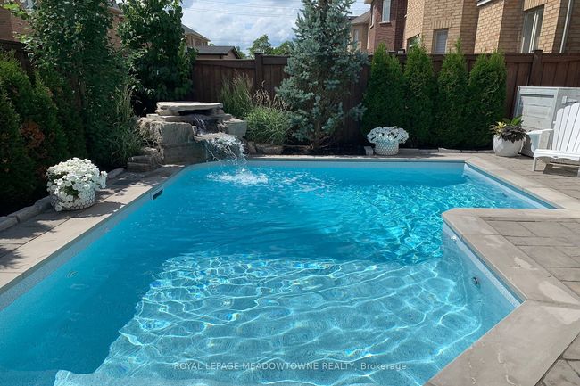729 Wettlaufer Terr, House other with 5 bedrooms, 4 bathrooms and 2 parking in Milton ON | Image 40