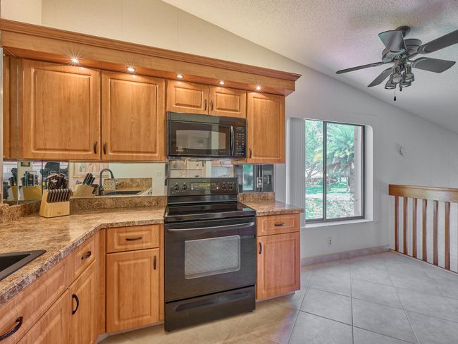 APT-202 - 10828 Lake Palm Ln, Condo with 3 bedrooms, 2 bathrooms and null parking in Boynton Beach FL | Image 11