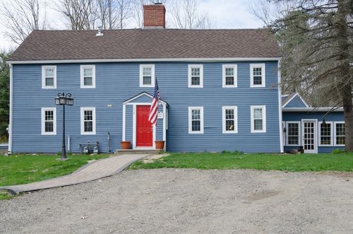 134 King St, Groveland, MA, 01834-2011 | Card Image