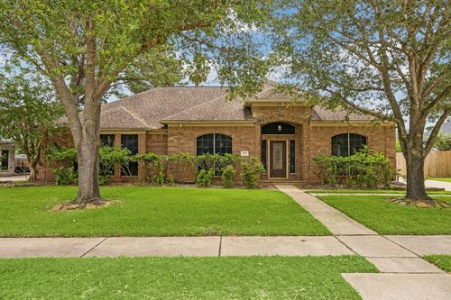 2317 Champion Dr, Pearland, TX, 77581-5180 | Card Image