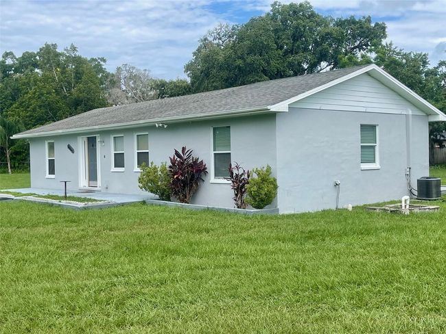 Front of the house | Image 25