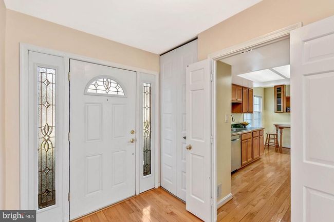 9711 Cinnamon Creek Dr, House other with 4 bedrooms, 3 bathrooms and null parking in Vienna VA | Image 5