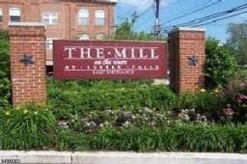 303-240 Main St, Little Falls, NJ, 07424-1353 | Card Image