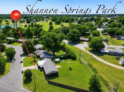 2 Shannon Dr, Chickasha, OK, 73018-6738 | Card Image