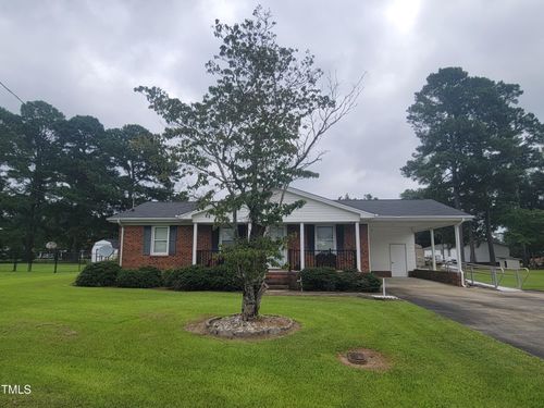 301 S Isabella St, Coats, NC, 27521-8333 | Card Image