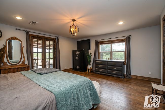 715 E Main St, House other with 3 bedrooms, 2 bathrooms and 2 parking in Bronte TX | Image 11