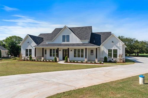 10260 Oakwood Dr, Edmond, OK, 73025-5009 | Card Image