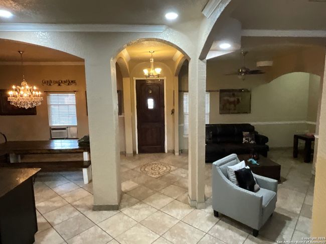 670 Quail Run, House other with 4 bedrooms, 3 bathrooms and null parking in Lytle TX | Image 17