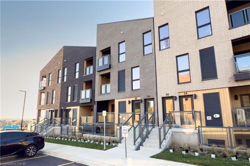 42 Urbane Blvd, Kitchener, ON, N2E0J4 | Card Image