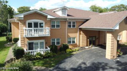 201-8625 Shelbyville Rd, Louisville, KY, 40222-5350 | Card Image