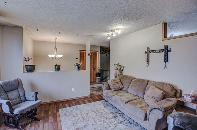 640 Mcculloch Crescent, House other with 6 bedrooms, 3 bathrooms and 4 parking in Irricana AB | Image 4