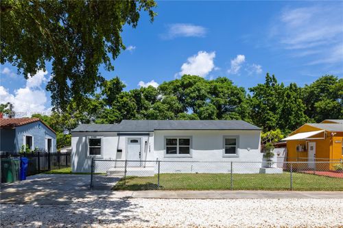 1029 Nw 42nd St, Miami, FL, 33127-2752 | Card Image