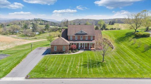 220 Settlers Rd, Fincastle, VA, 24090-3650 | Card Image
