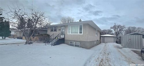 422 Mullin Ave E, Regina, SK, S4N1C7 | Card Image