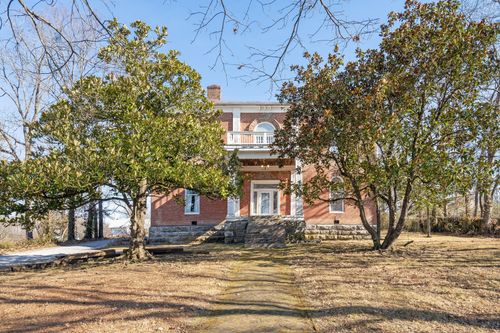 307 Vine St S, Wartrace, TN, 37183-2334 | Card Image