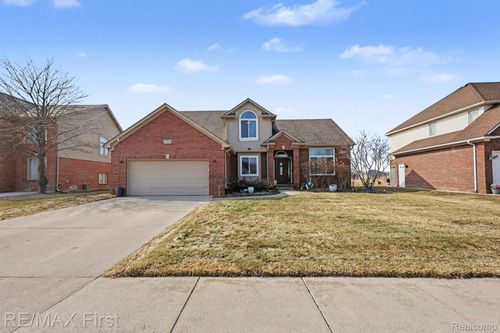 32768 Greenwood Dr, Chesterfield, MI, 48047-2734 | Card Image