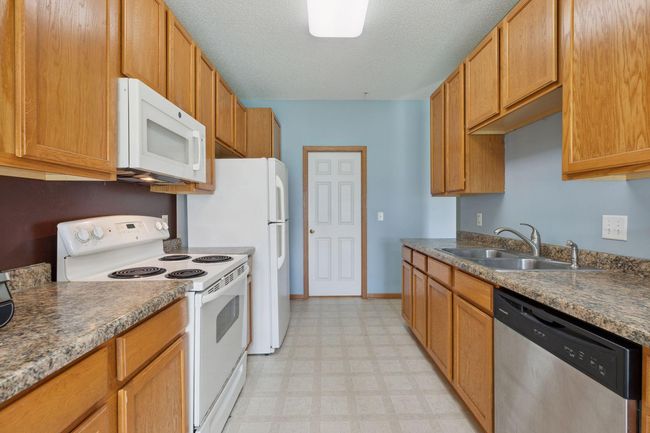 7308 Unity Ln N, Townhouse with 2 bedrooms, 3 bathrooms and null parking in Brooklyn Park MN | Image 13