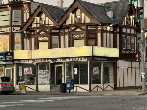 300-87 S Broadway, Oyster Bay, NY, 11801 | Card Image