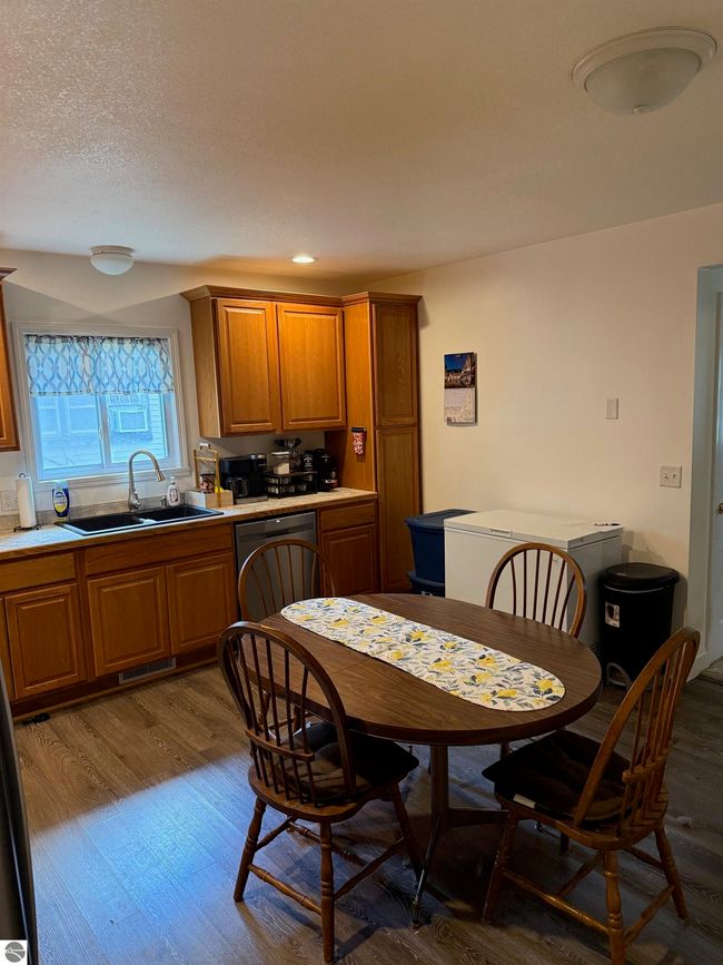 811 E Center St, House other with 3 bedrooms, 2 bathrooms and null parking in Ithaca MI | Image 4