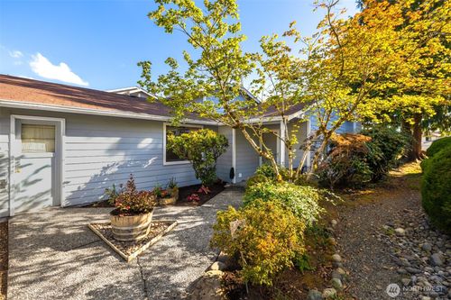 17d-25027 110th Pl Se, Kent, WA, 98030-6827 | Card Image