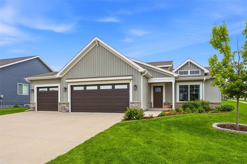 195 Sedona St, Iowa City, IA, 52246-8002 | Card Image