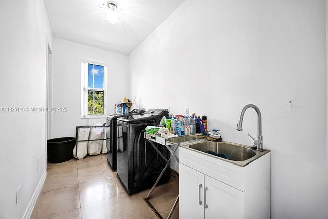 3521 Forest View Cir, House other with 5 bedrooms, 5 bathrooms and null parking in Fort Lauderdale FL | Image 40
