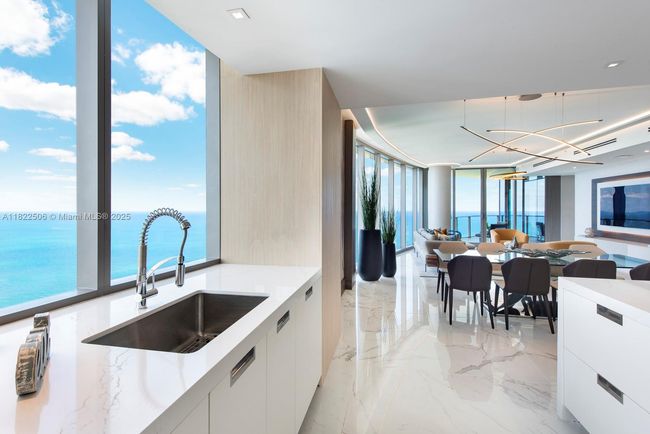UNIT-4601 - 15701 Collins Ave, Condo with 3 bedrooms, 5 bathrooms and null parking in Sunny Isles Beach FL | Image 9