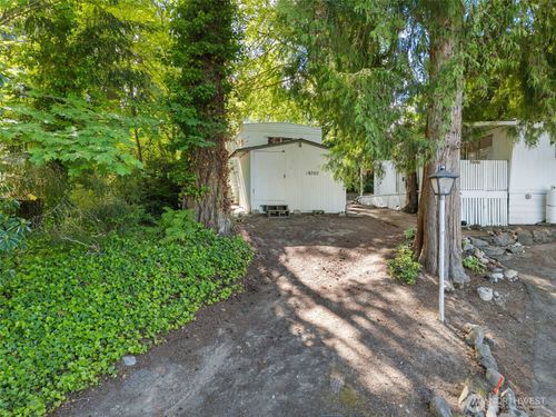 18705 1st Ave Ne, Suquamish, WA, 98392-9630 | Card Image