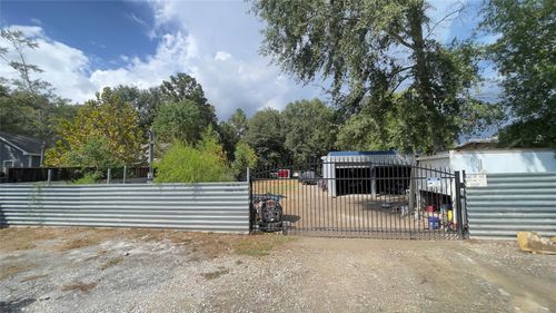 487 County Road 341, Cleveland, TX, 77327-2271 | Card Image