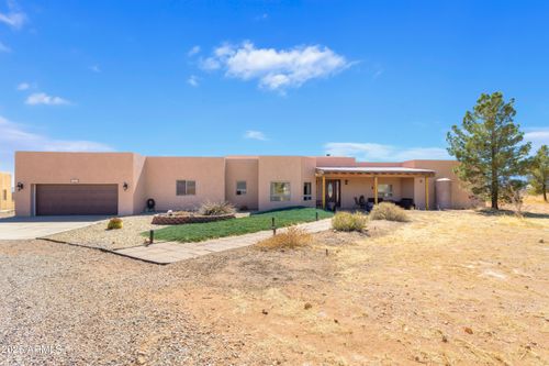 822 W Dust Storm Rd, Huachuca City, AZ, 85616-8327 | Card Image