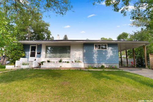 3347 Queen St, Regina, SK, S4S1B2 | Card Image