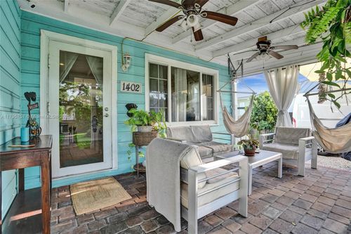 1402 Se 1st St, Pompano Beach, FL, 33060-7504 | Card Image