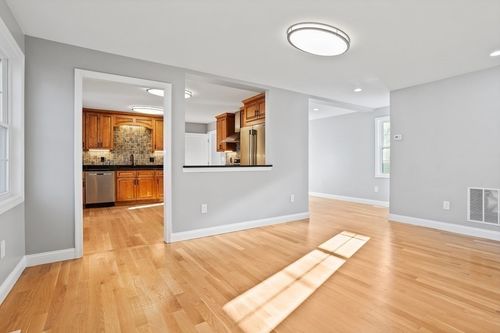 1-144 Lincoln Rd, Lincoln, MA, 01773-3832 | Card Image