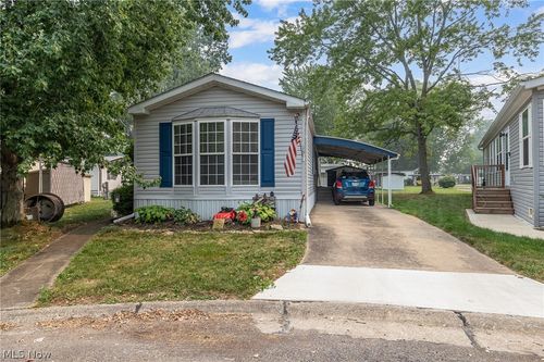 15 Elgin Oval, Olmsted Twp, OH, 44138-2921 | Card Image