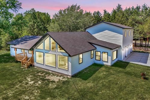 5 Dan Dr, Marion, KS, 66861-9010 | Card Image