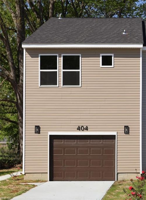 404 Hogart St, Franklin, VA, 23851-2532 | Card Image