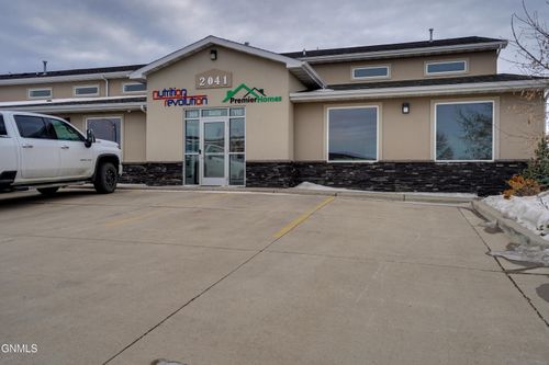 100-2041 40th Ave Se, Mandan, ND, 58554-4677 | Card Image