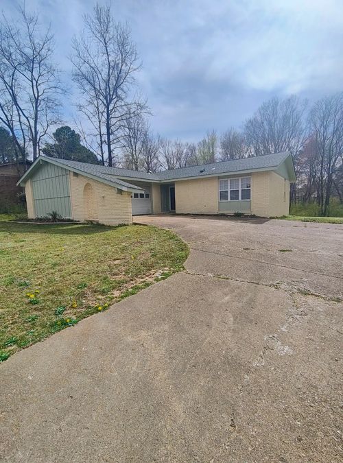 52 Eagle Cv, Jackson, TN, 38305-2611 | Card Image
