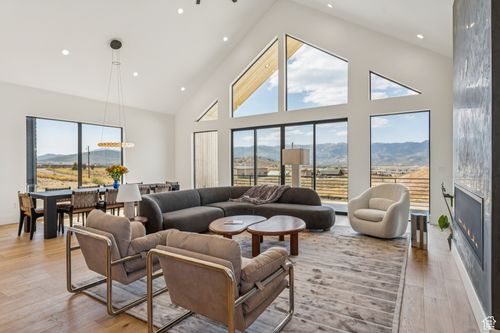 7382 Echo Ln, Park City, UT, 84098-5729 | Card Image