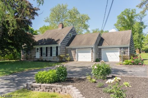 69 Manners Rd, Ringoes, NJ, 08551-1718 | Card Image