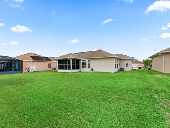 Gorgeous backyard | Image 33