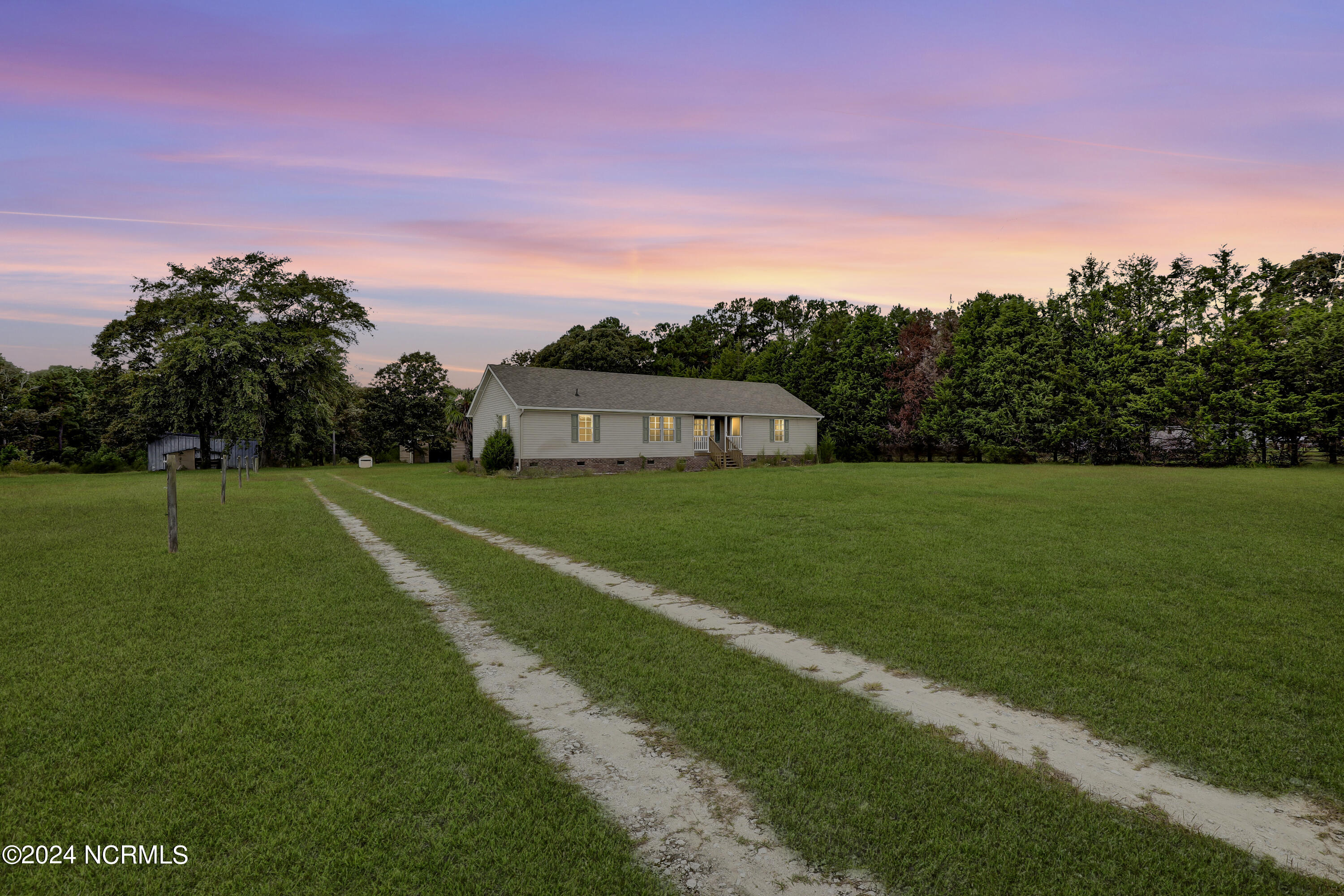 Old Fountain Rd, Richlands, NC 28574