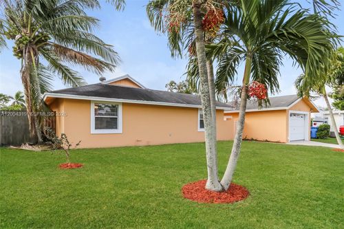 10404 Oliver Ln, Royal Palm Beach, FL, 33411-3005 | Card Image