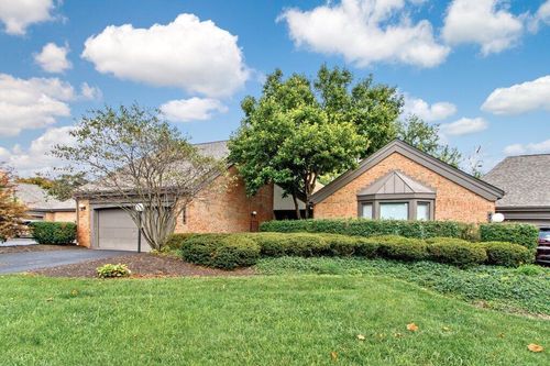 8-4766 Dierker Rd, Upper Arlington, OH, 43220-2985 | Card Image
