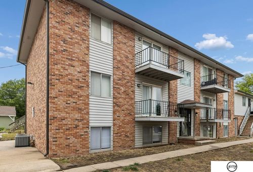 917 Washington St, Lincoln, NE, 68502-2105 | Card Image