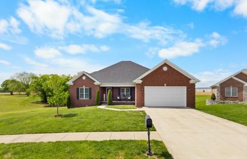 104 Sherinton Pl, Hopkinsville, KY, 42240-8754 | Card Image