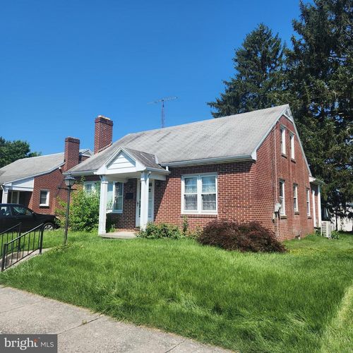 40 E Myrtle St, LITTLESTOWN, PA, 17340-1314 | Card Image
