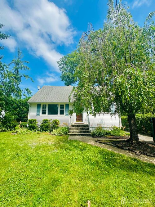 0-40 Carpenter Pl, Metuchen, NJ, 08840-2522 | Card Image