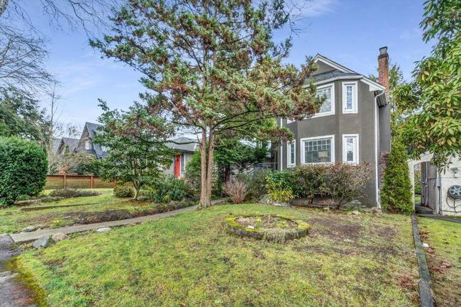 2819 W 13 Th Avenue, House other with 6 bedrooms, 3 bathrooms and 2 parking in Vancouver BC | Image 22
